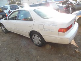 2001 TOYOTA CAMRY CE WHITE 2.2 AT Z20232